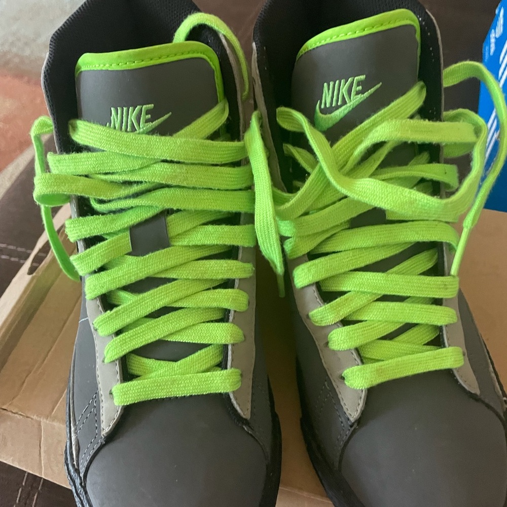 Blazer (Used) Size 4.5